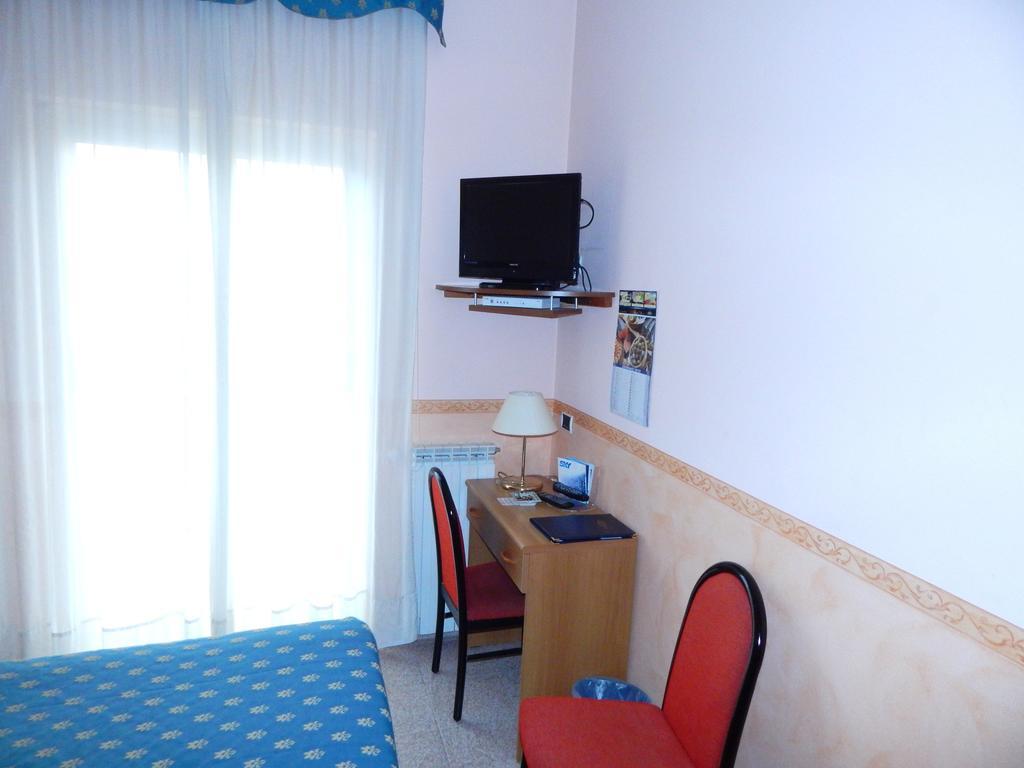 Hotel Torre Antica Loano Oda fotoğraf