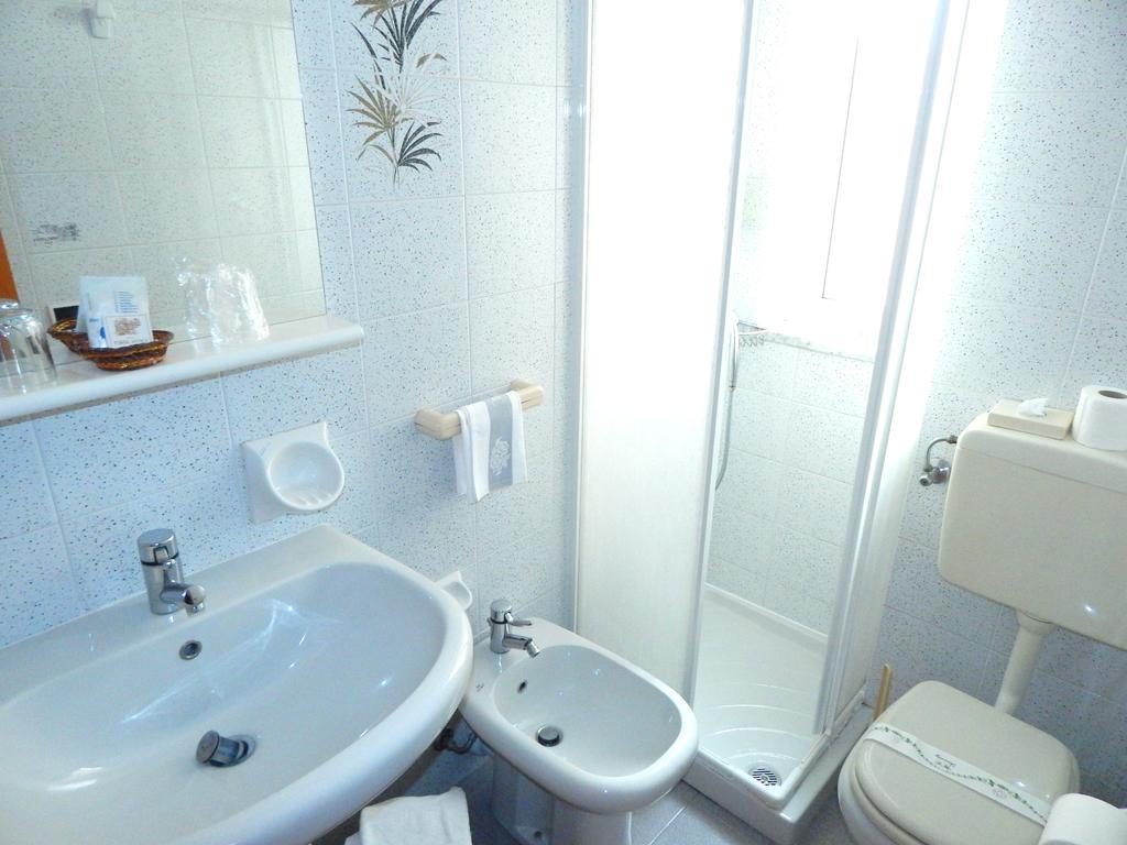 Hotel Torre Antica Loano Oda fotoğraf